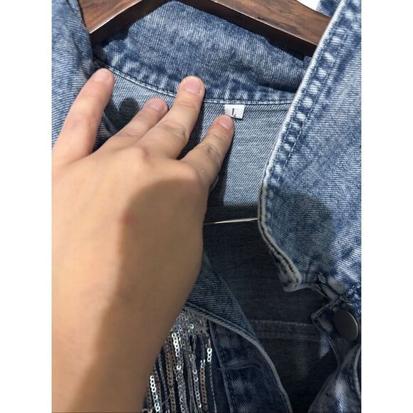 NWOT Unbranded Women's Large Blue Denim Western Cowgirl Fringe Jacket - Picture 3 of 4